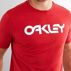 Oakley Red t-shirt Adult Large Cotton